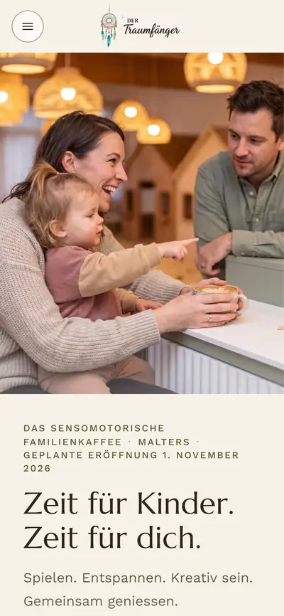 Der Traumfaenger cafe homepage on a phone